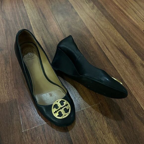 Tory Burch Black wedges with Gold Emblem - Picture 3 of 9